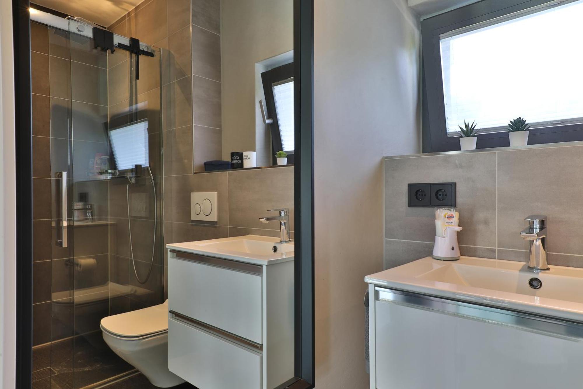 Modernes Studio-Apartment Gersthofen Luaran gambar